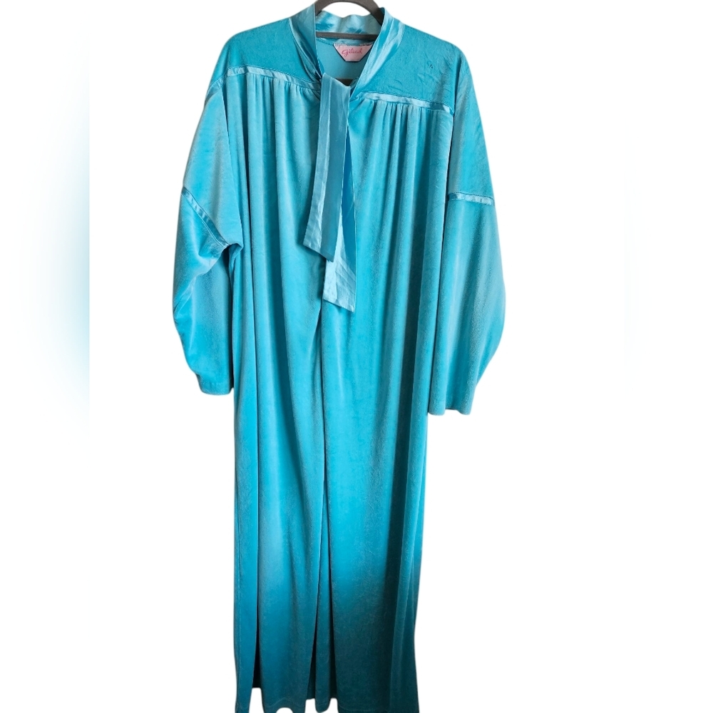 Vintage 60s 70s Aqua Blue Velour Women's Housecoat Size Large.